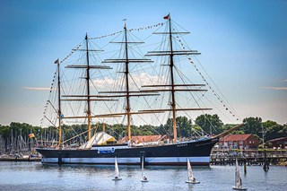 passat-ship-training-ship-travemunde-germany-baltic-sea-museum-ship-water-four-master